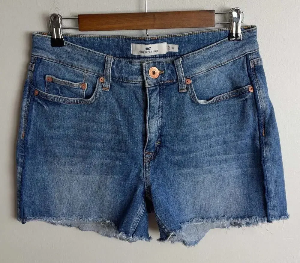 Vineyard Vines Denim Shorts Size 28 Medium Wash Raw Hem Frayed Women’s
